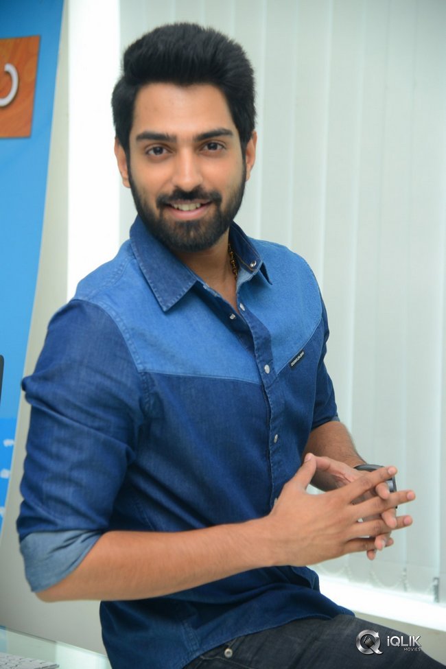Actor-Shiva-Kandukuri-Interview-Stills